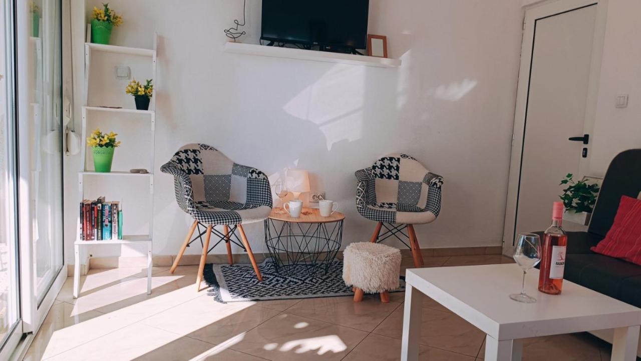 Beach Apartment With Beach Chairs N.1 Utjeha Εξωτερικό φωτογραφία