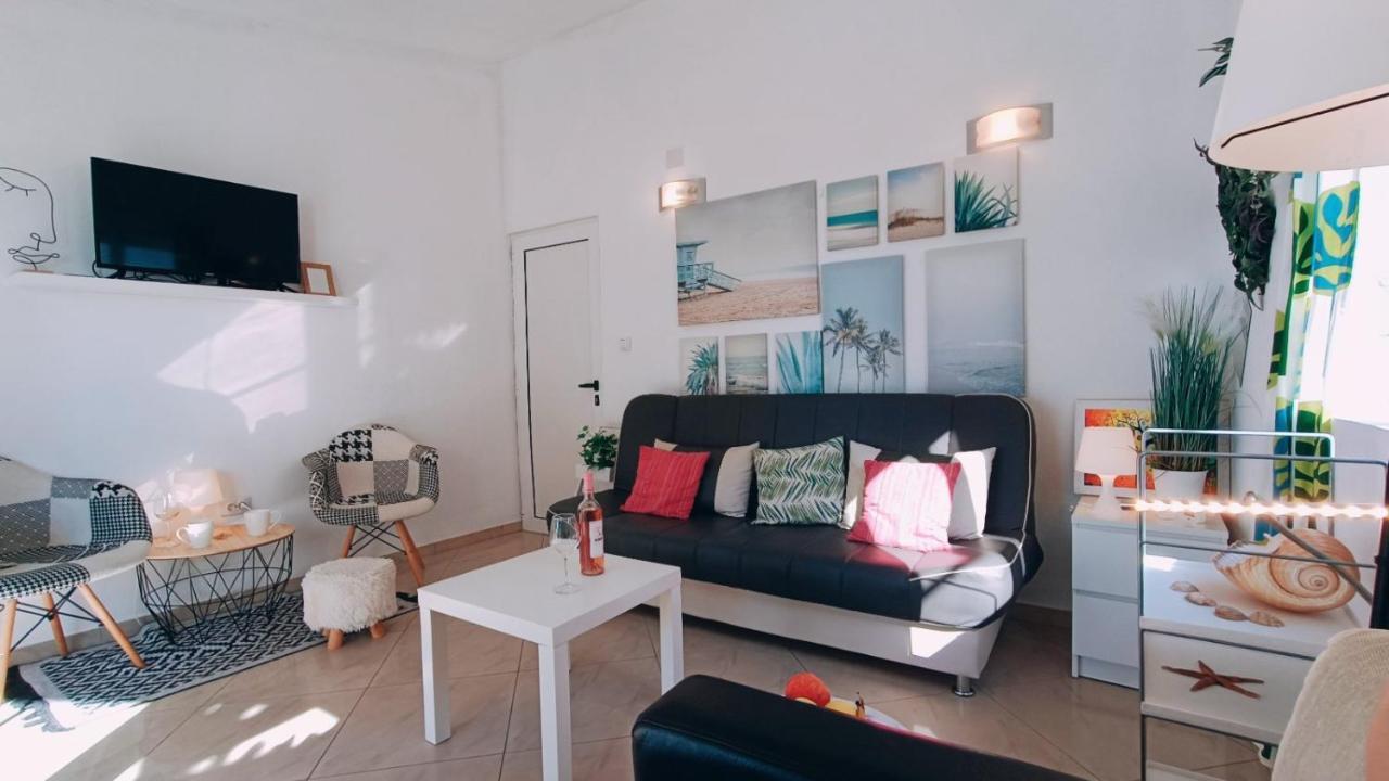 Beach Apartment With Beach Chairs N.1 Utjeha Εξωτερικό φωτογραφία