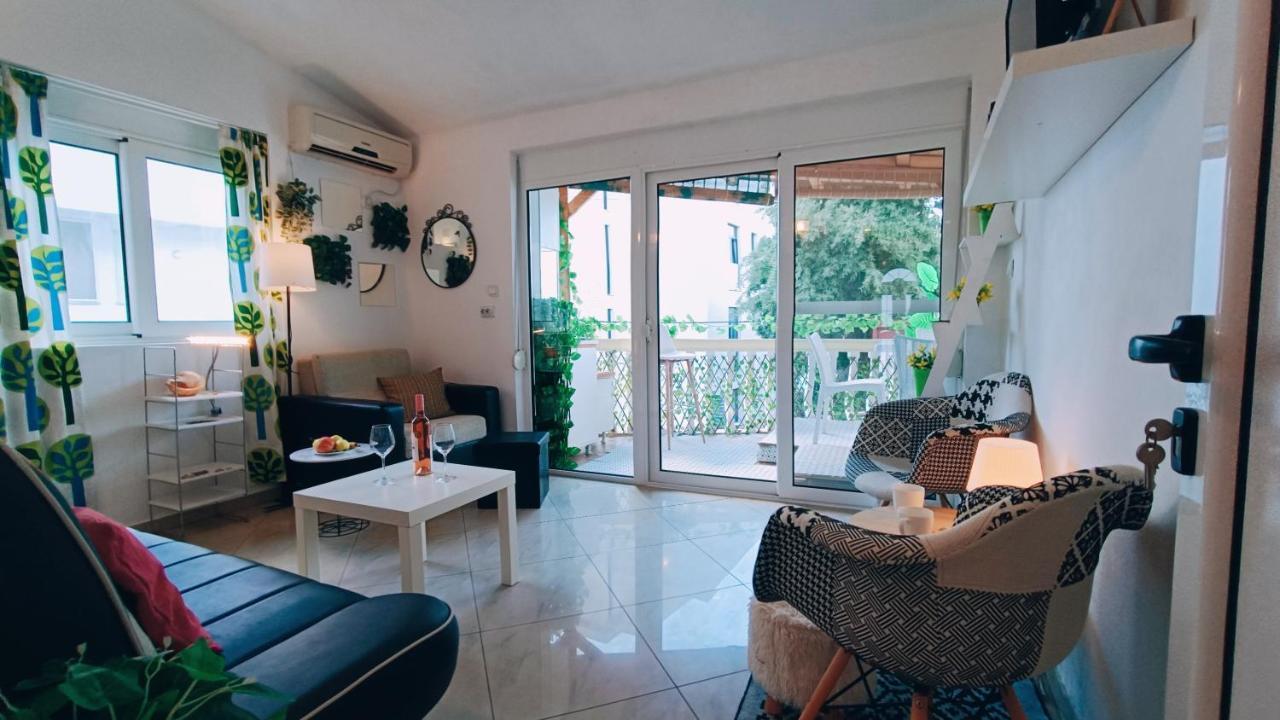 Beach Apartment With Beach Chairs N.1 Utjeha Εξωτερικό φωτογραφία