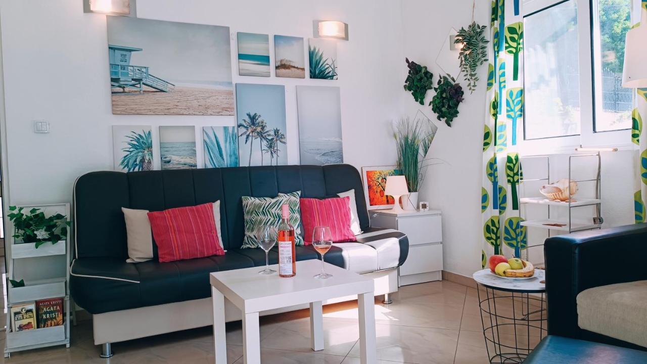 Beach Apartment With Beach Chairs N.1 Utjeha Εξωτερικό φωτογραφία