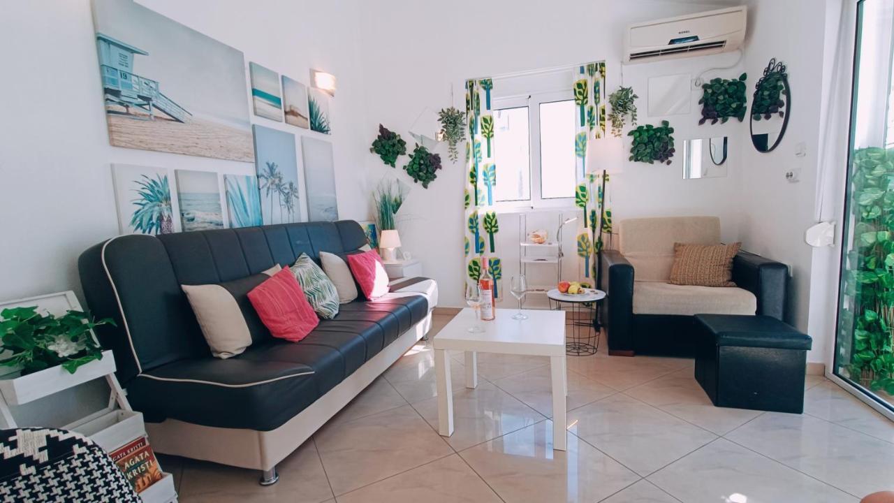 Beach Apartment With Beach Chairs N.1 Utjeha Εξωτερικό φωτογραφία