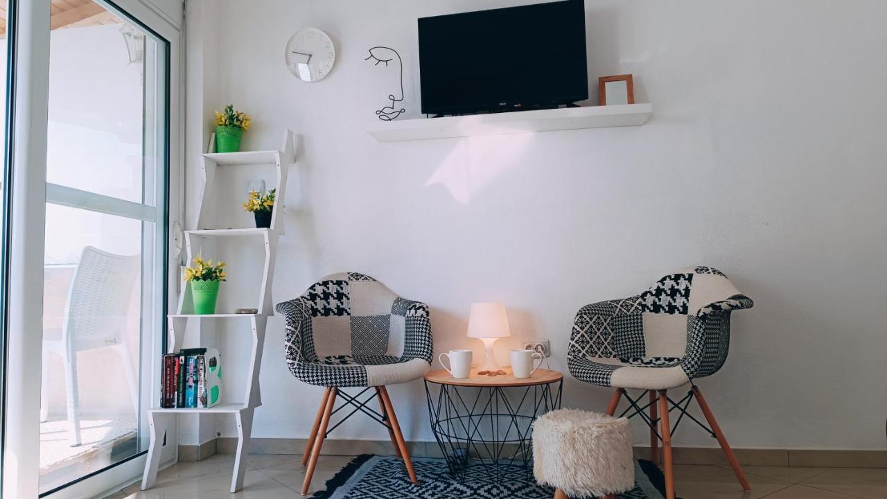 Beach Apartment With Beach Chairs N.1 Utjeha Εξωτερικό φωτογραφία