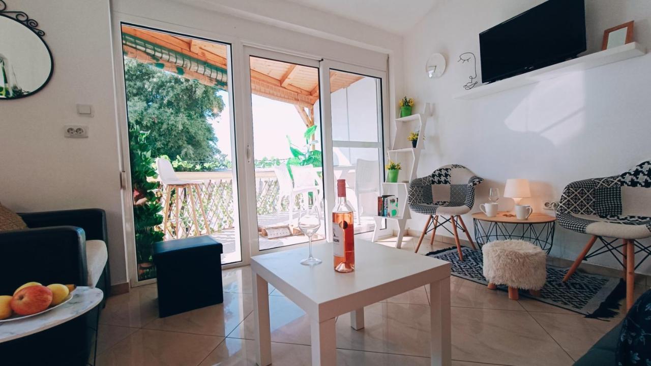 Beach Apartment With Beach Chairs N.1 Utjeha Εξωτερικό φωτογραφία